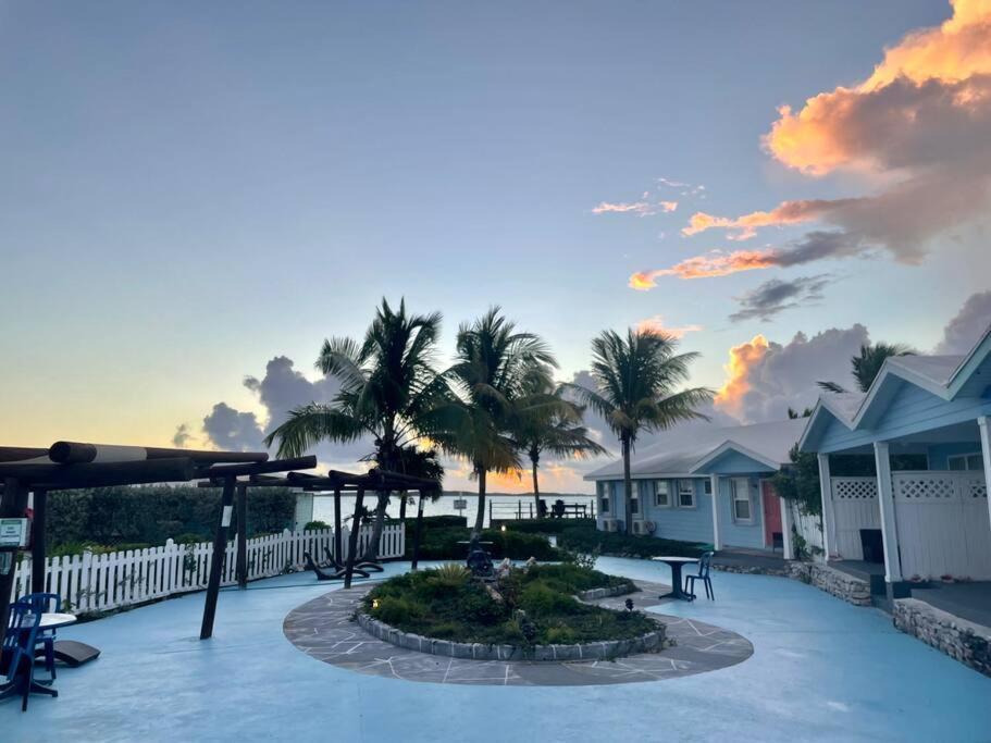 Beautiful Villa Just Steps Away From The Beach! George Town Extérieur photo