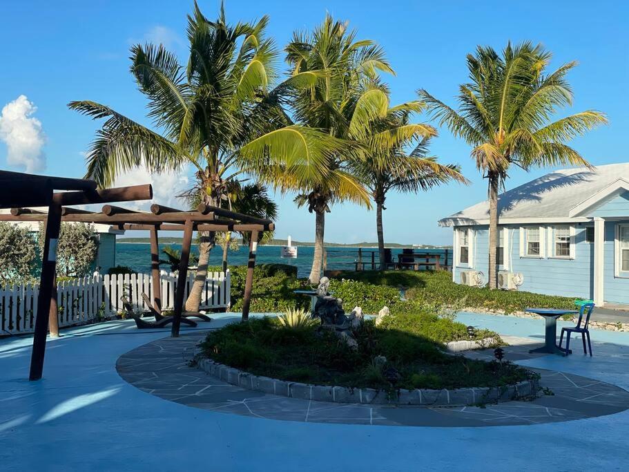 Beautiful Villa Just Steps Away From The Beach! George Town Extérieur photo