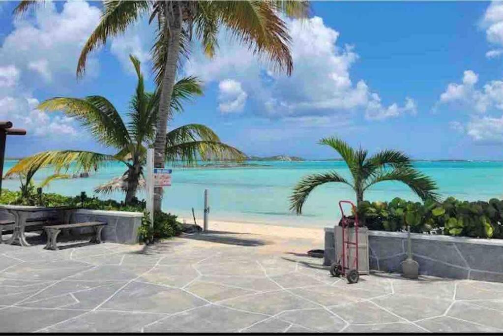 Beautiful Villa Just Steps Away From The Beach! George Town Extérieur photo